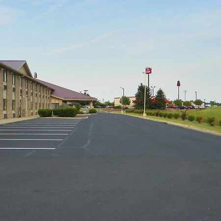 Royalton Inn & Suites Upper Sandusky Extérieur photo