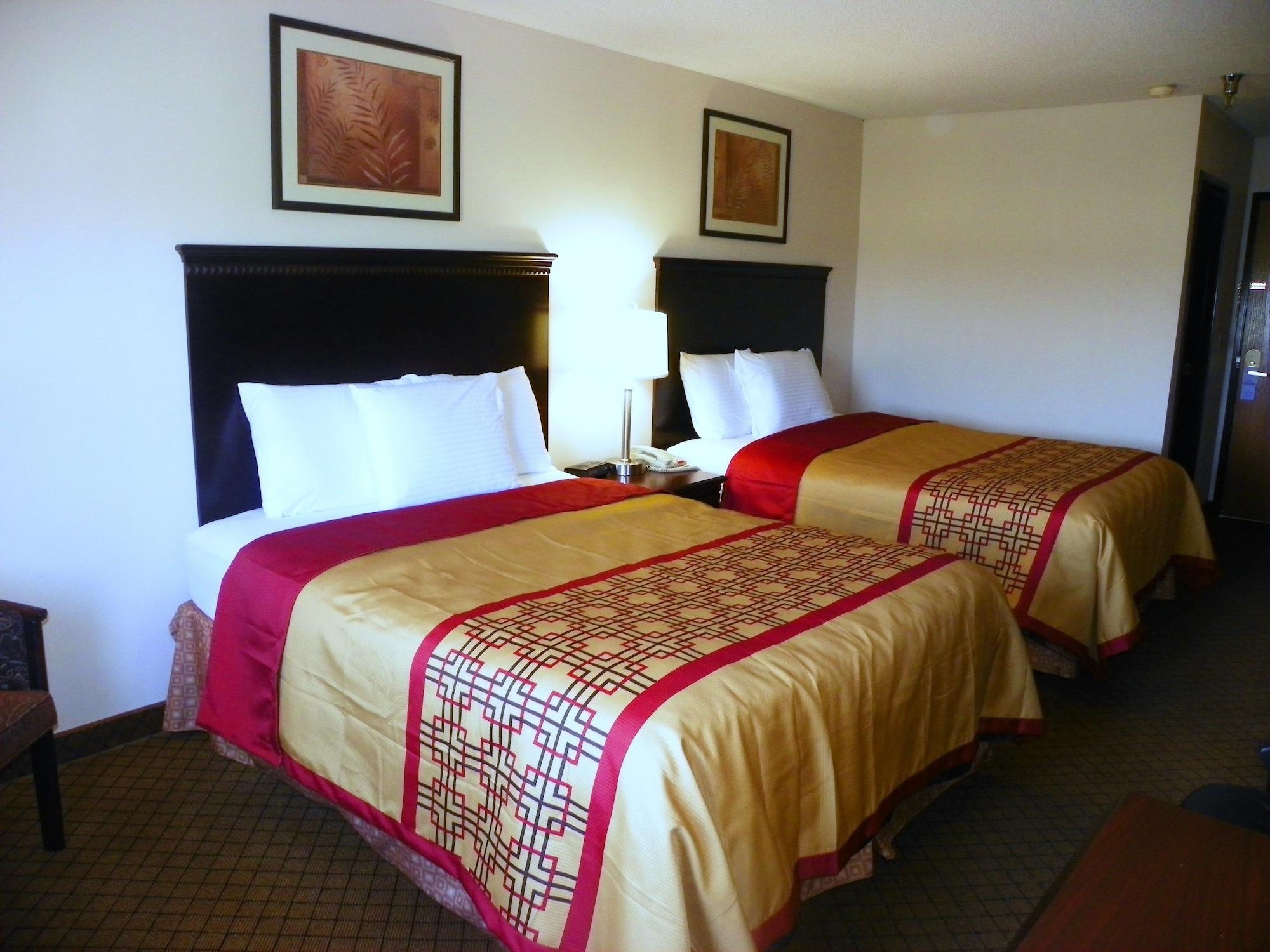 Royalton Inn & Suites Upper Sandusky Extérieur photo