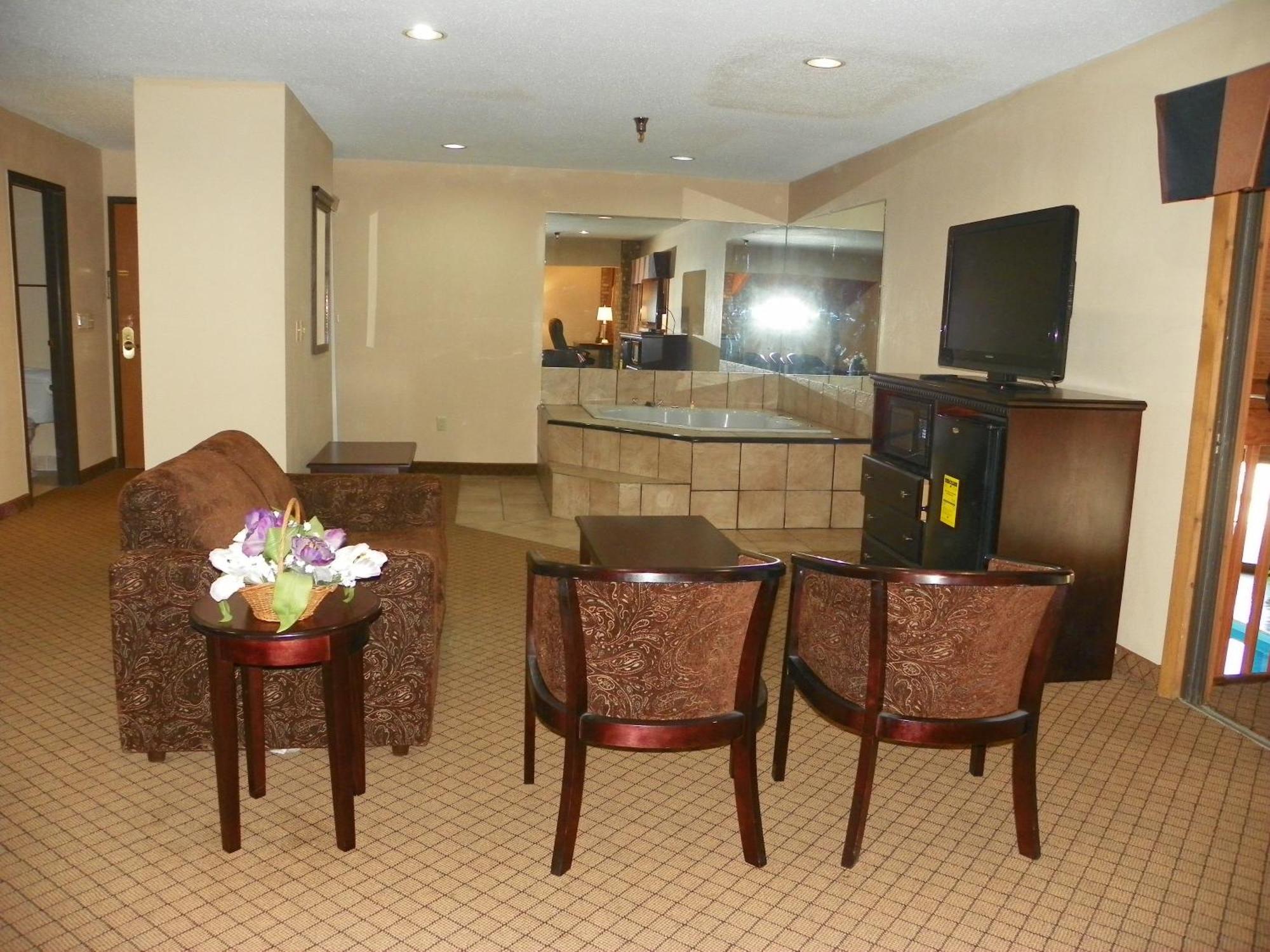 Royalton Inn & Suites Upper Sandusky Extérieur photo